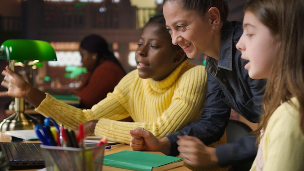 The Future of Teacher Training: Preparing Educators for the Digital Age